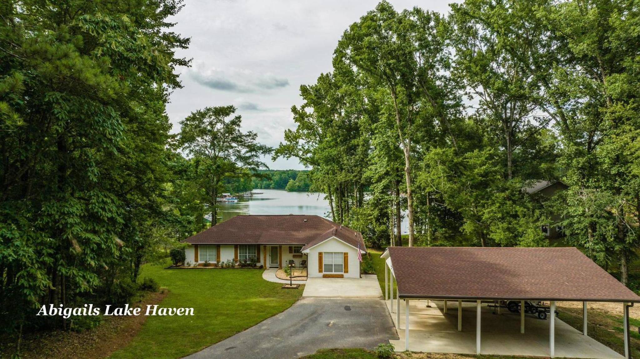 Abigail's Lake Haven view 3