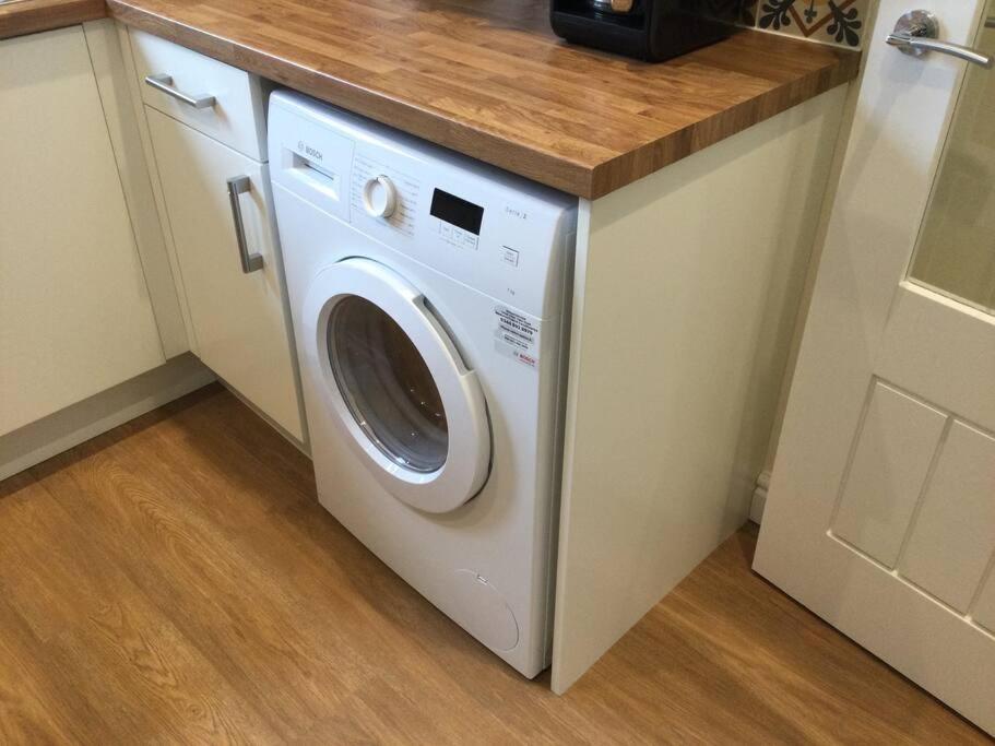 ChurstonBnB, private flat within family home, Bolton