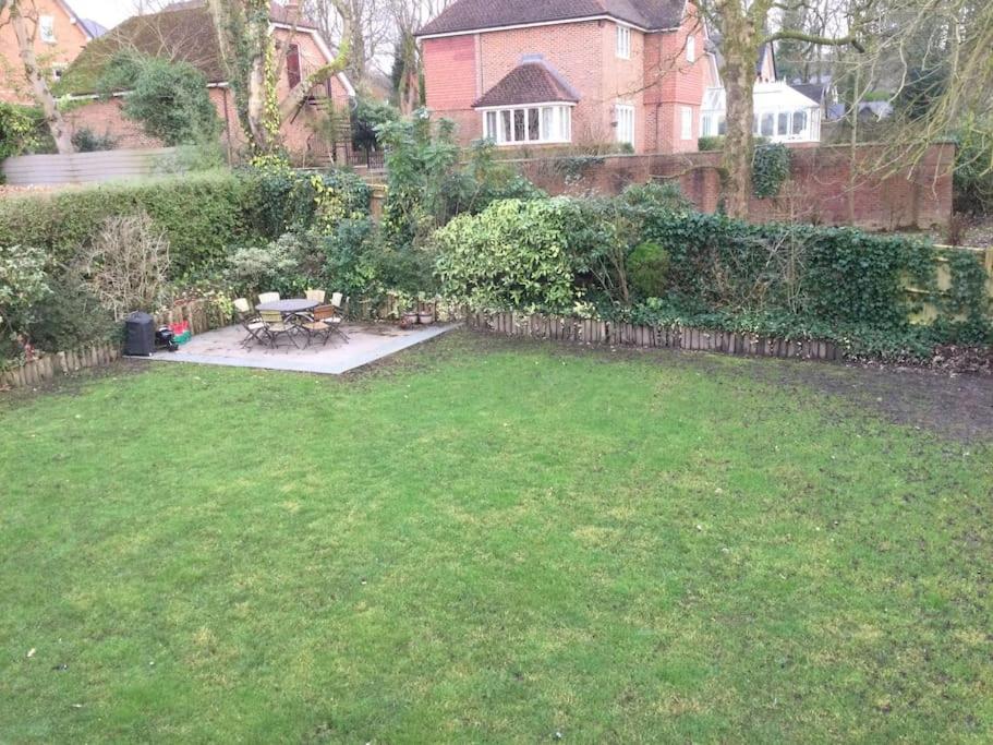 ChurstonBnB, private flat within family home, Bolton