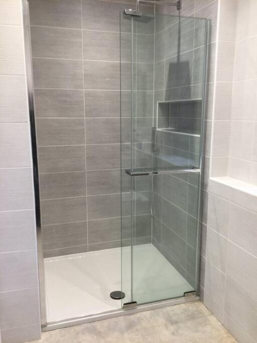 ChurstonBnB, private flat within family home, Bolton