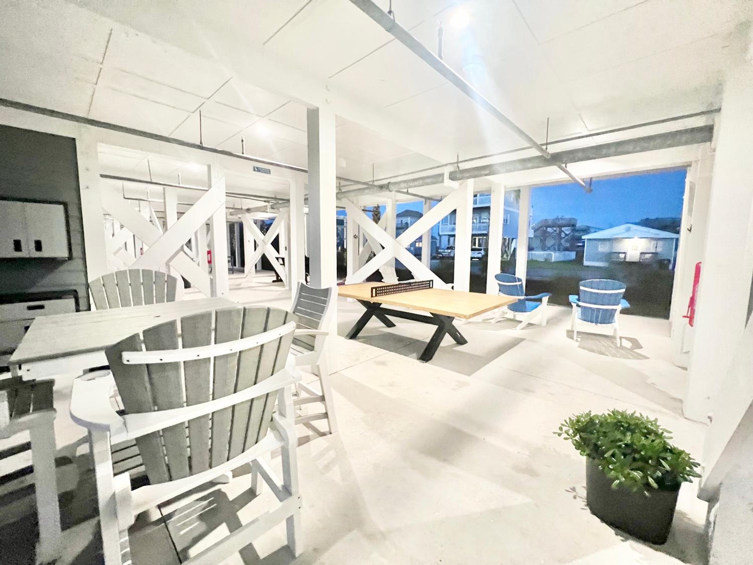 103 Queen ADA & Pet Friendly Suite, 1st Floor Sundown view 5