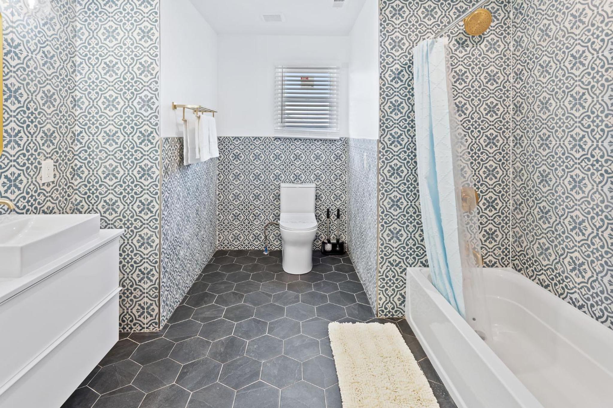 Stylishly Renovated 5-Bedroom Home in AC - Perfect for Groups and Families view 5
