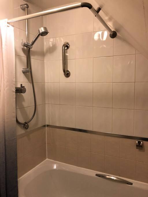 Stunning Apartment In The Heart of Broadway view 5