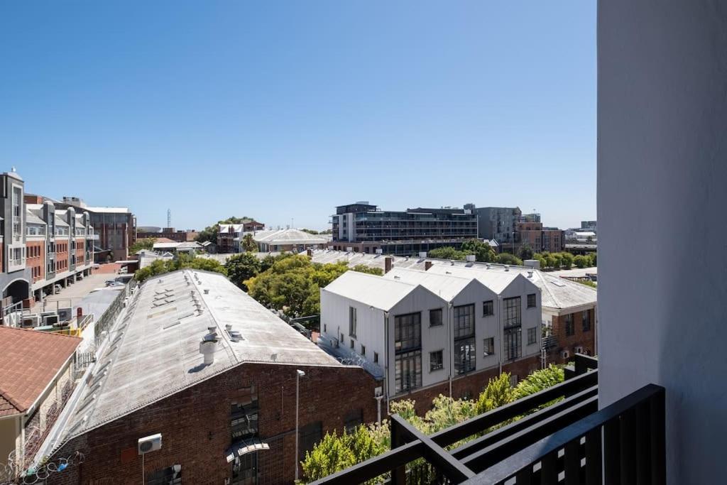 302 The Signature in Cape Town