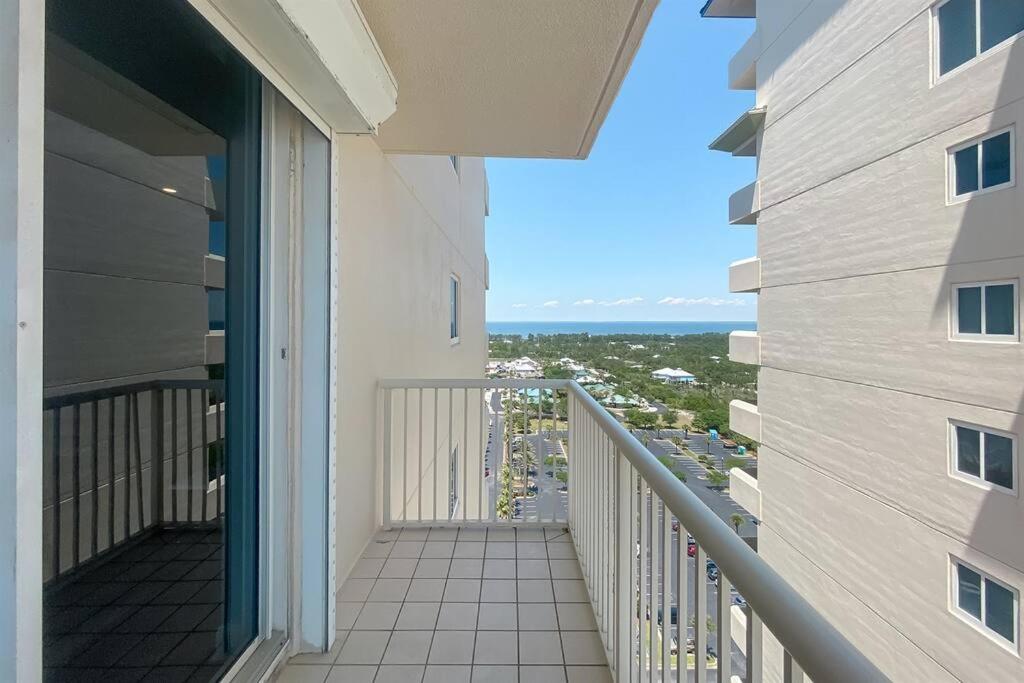 Beach Club B1701 Beachfront Corner Resort Arcade Pools Hot Tubs view 4
