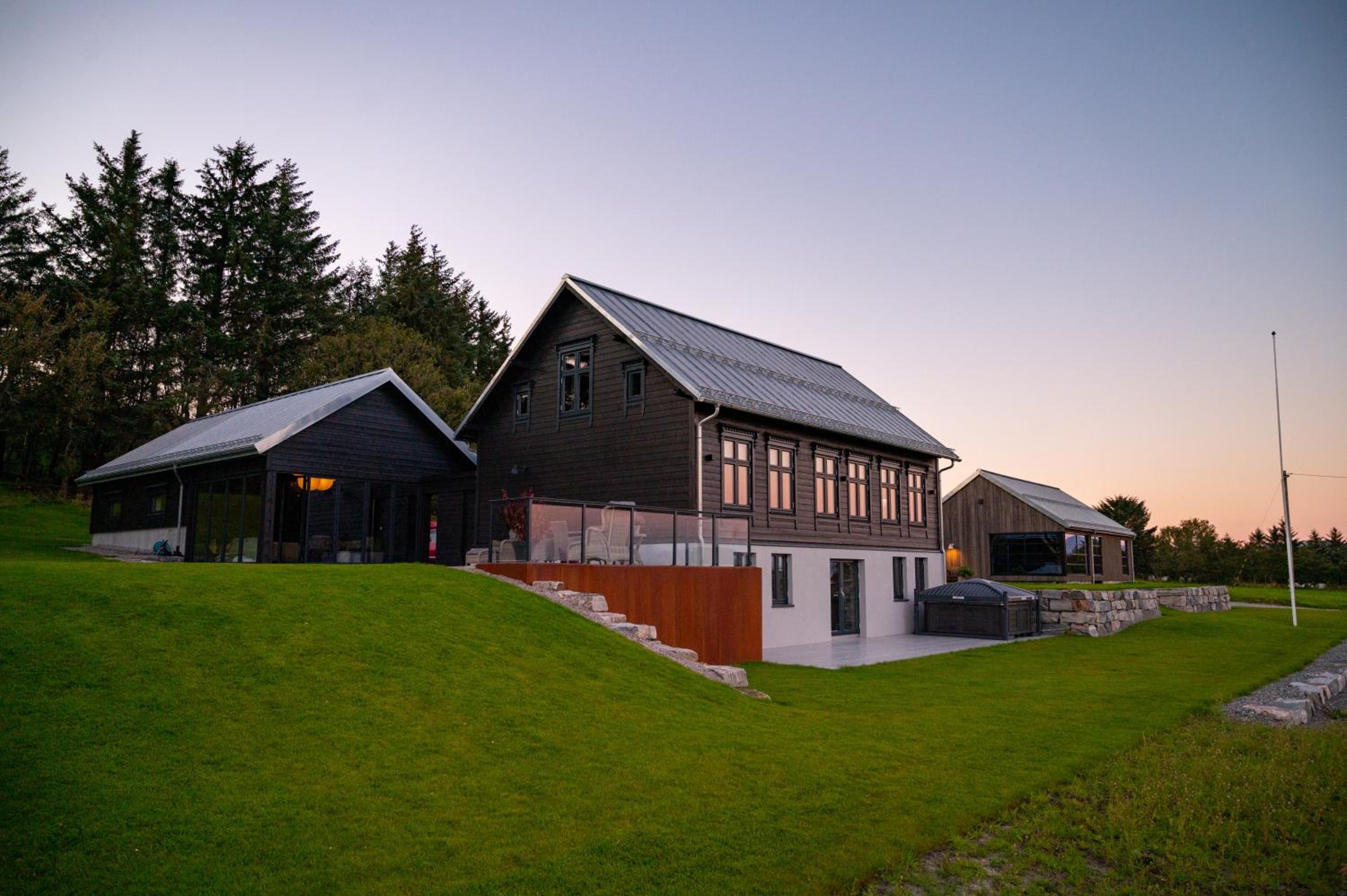 Godo Lodge view 2