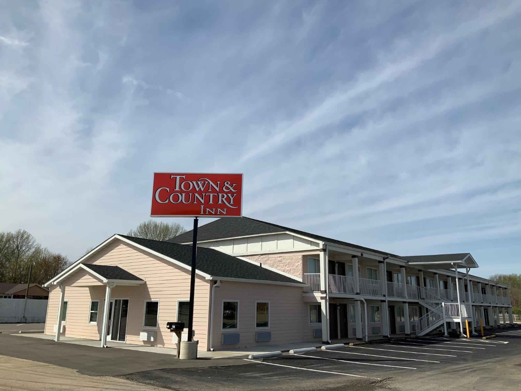 Ofallon Vacations - Town  Country Inn - Property Image 1