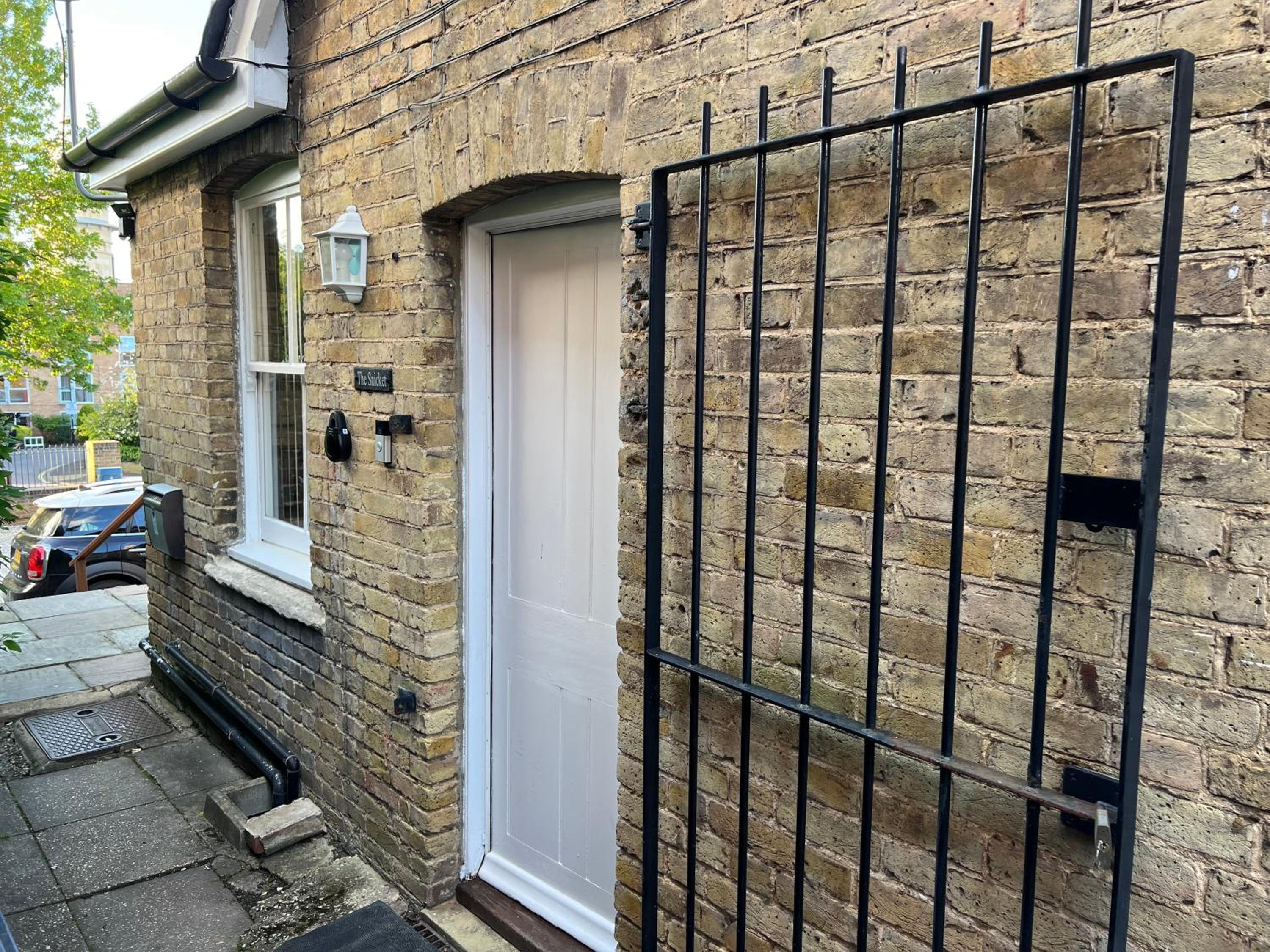 Basingstoke Vacations - The Snicket Apartment - Property Image 20