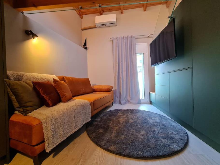 Matchbox, 4 season house photo 5