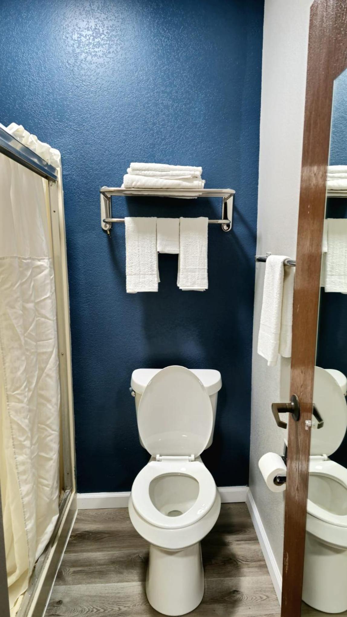Budget Inn, Hwy 41