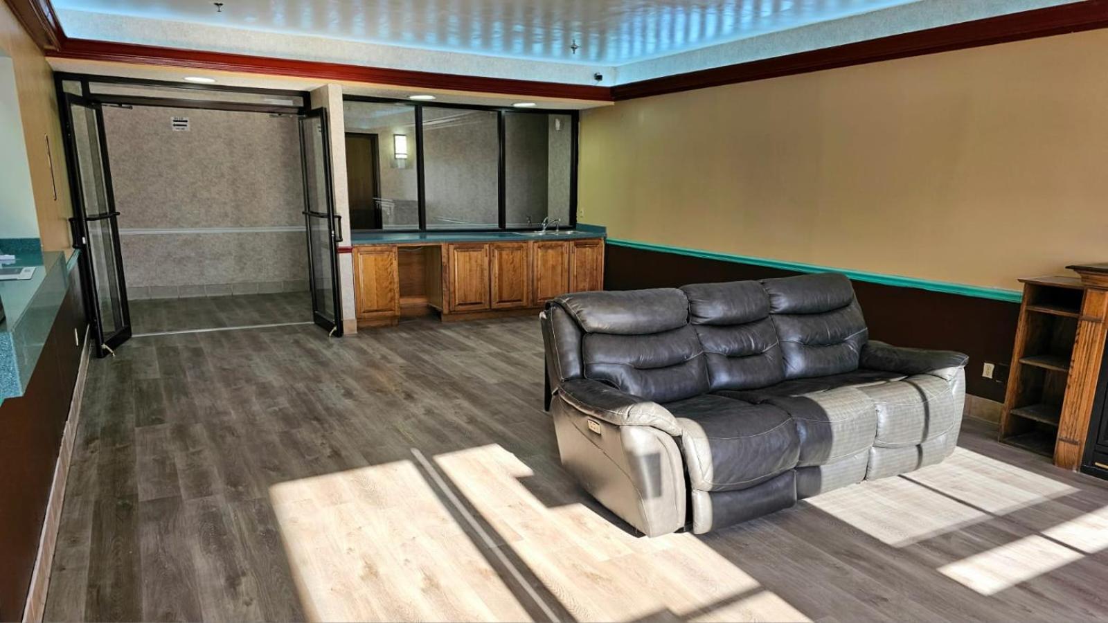 Budget Inn, Hwy 41