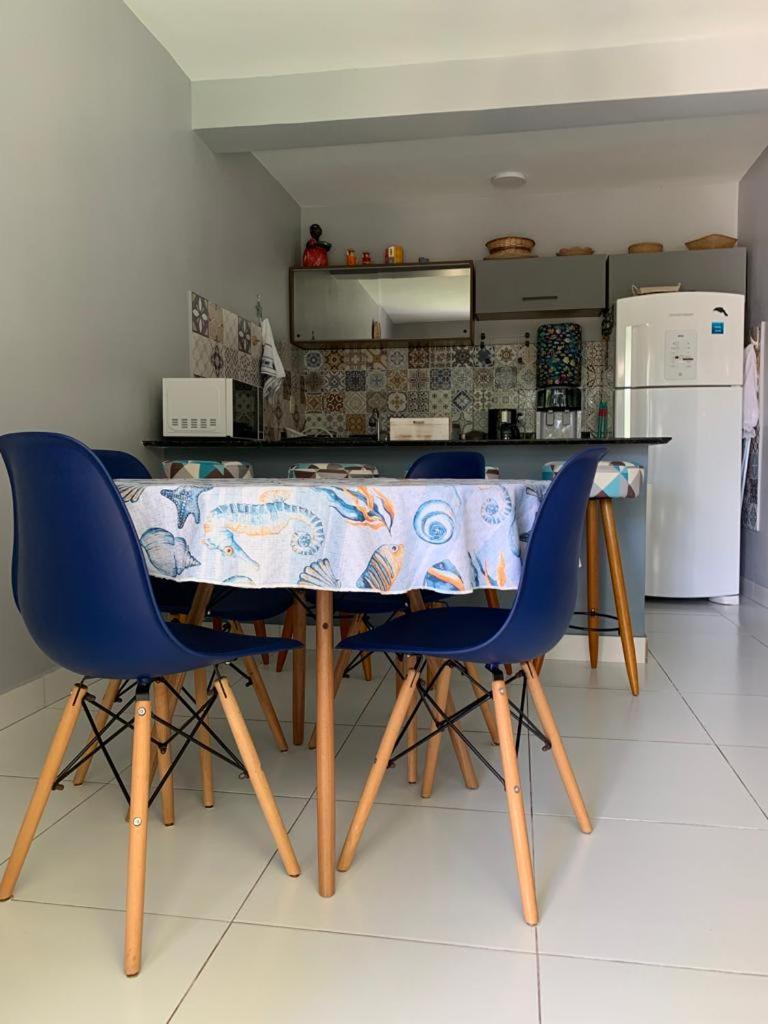 Casa aconchegante em condomínio arborizado