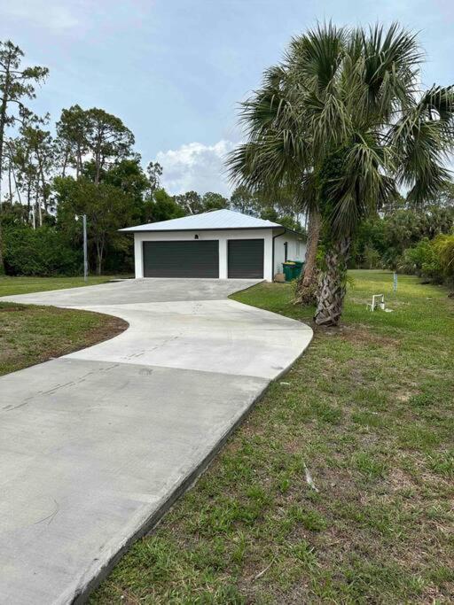 2/1 Naples Hideaway view 5