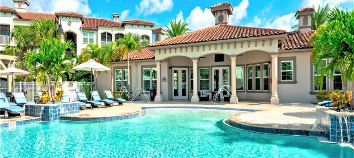 Loftly Luxury Modern Oasis 2BR 2BA apartment Windermere FL, near Disney, Universal Studios, Magic Kingdom, Pool, Gym, Patio, free cable, wifi, free parking
