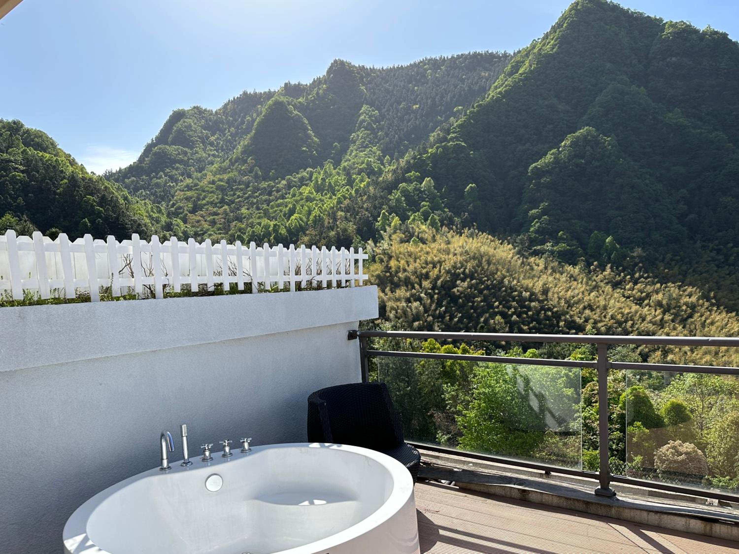 Zhangjiajie National Park Nvue Resorts