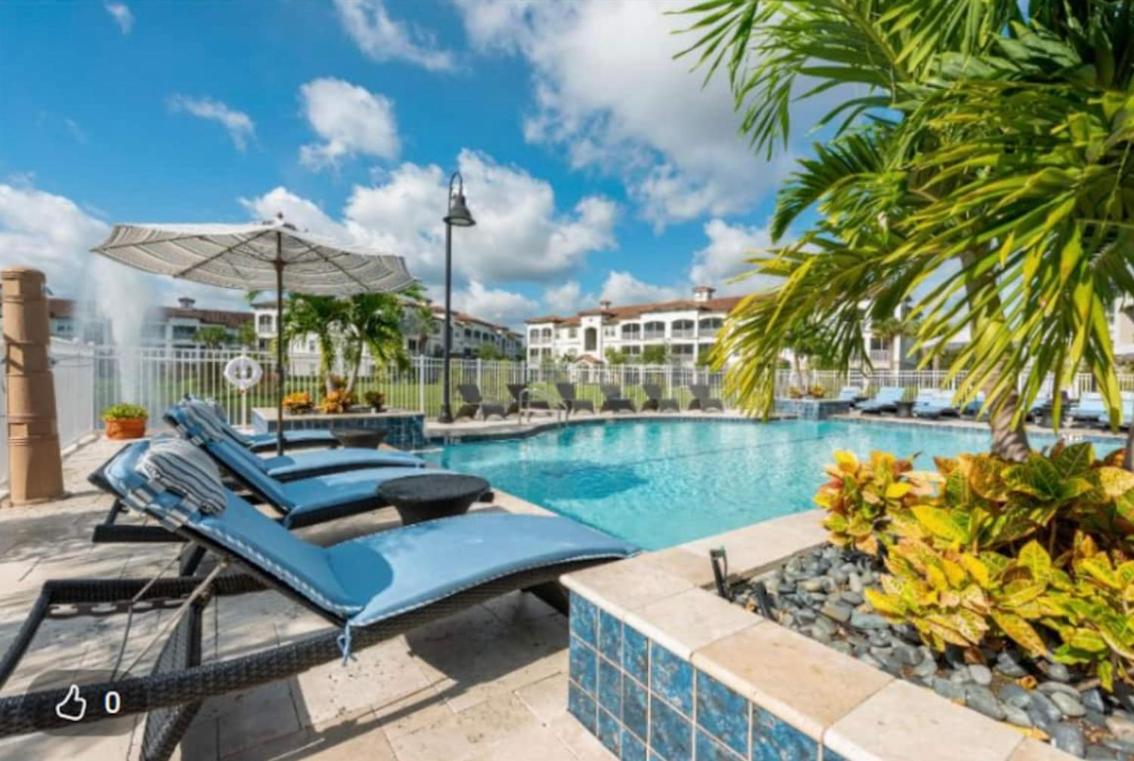 Loftly Luxury Modern Oasis 2BR 2BA apartment Windermere FL, near Disney, Universal Studios, Magic Kingdom, Pool, Gym, Patio, free cable, wifi, free parking