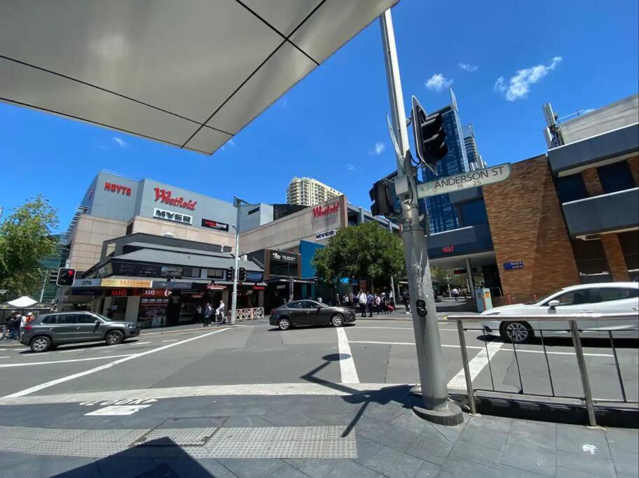 Chatswood Exeutive Condo - 2 Bedrooms 2 Bathrooms with King Bed