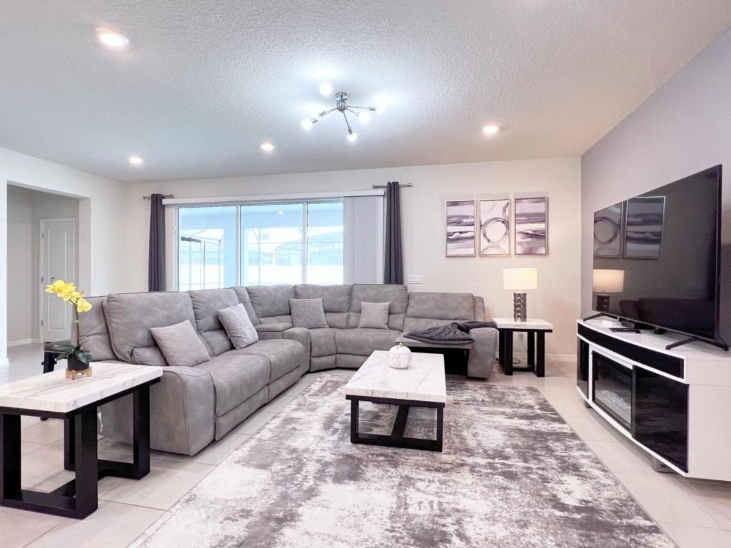 Luxurious Pool Home with Private Pool-2061LC home