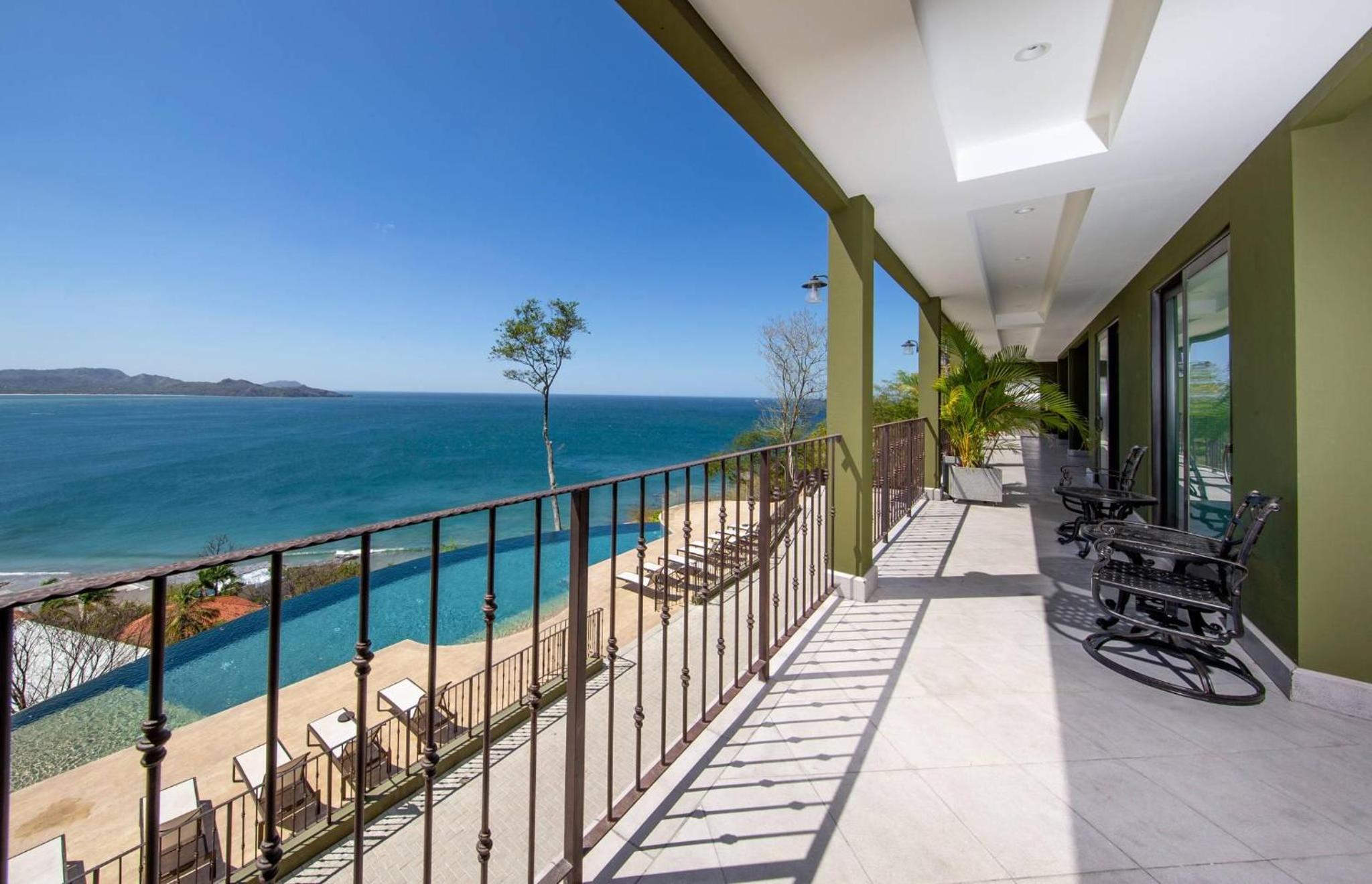 360 Splendor 309-Ocean View Residence-Breakfast Included!