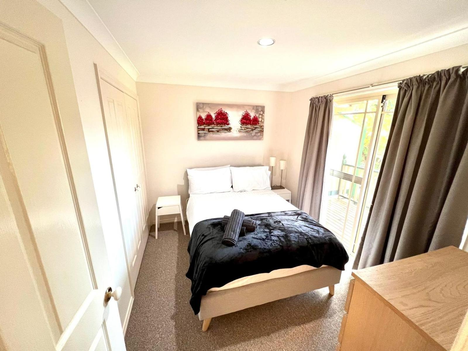 3 Bedroom Town house near Gosford CBD Sleeps 6 plus