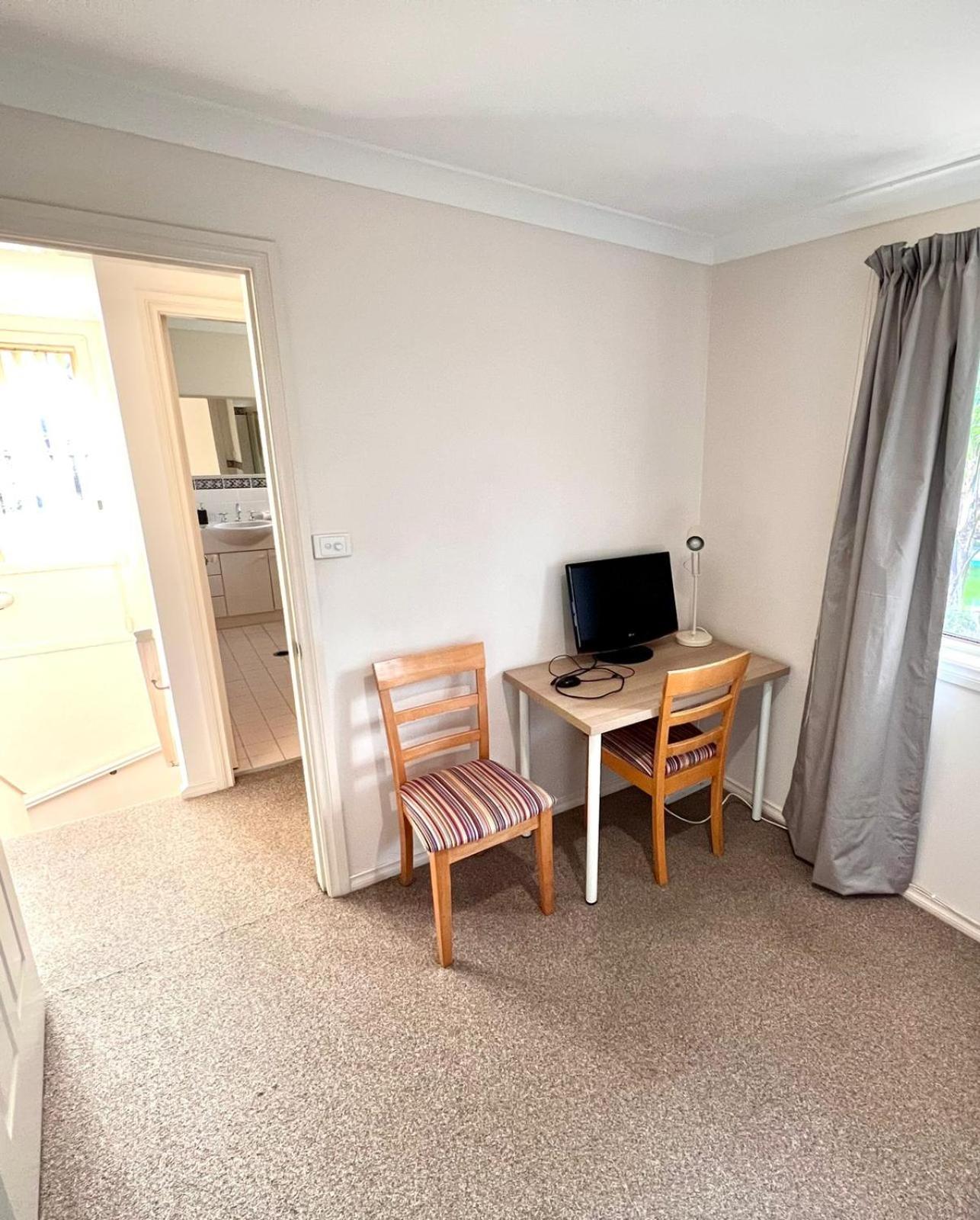 3 Bedroom Town house near Gosford CBD Sleeps 6 plus