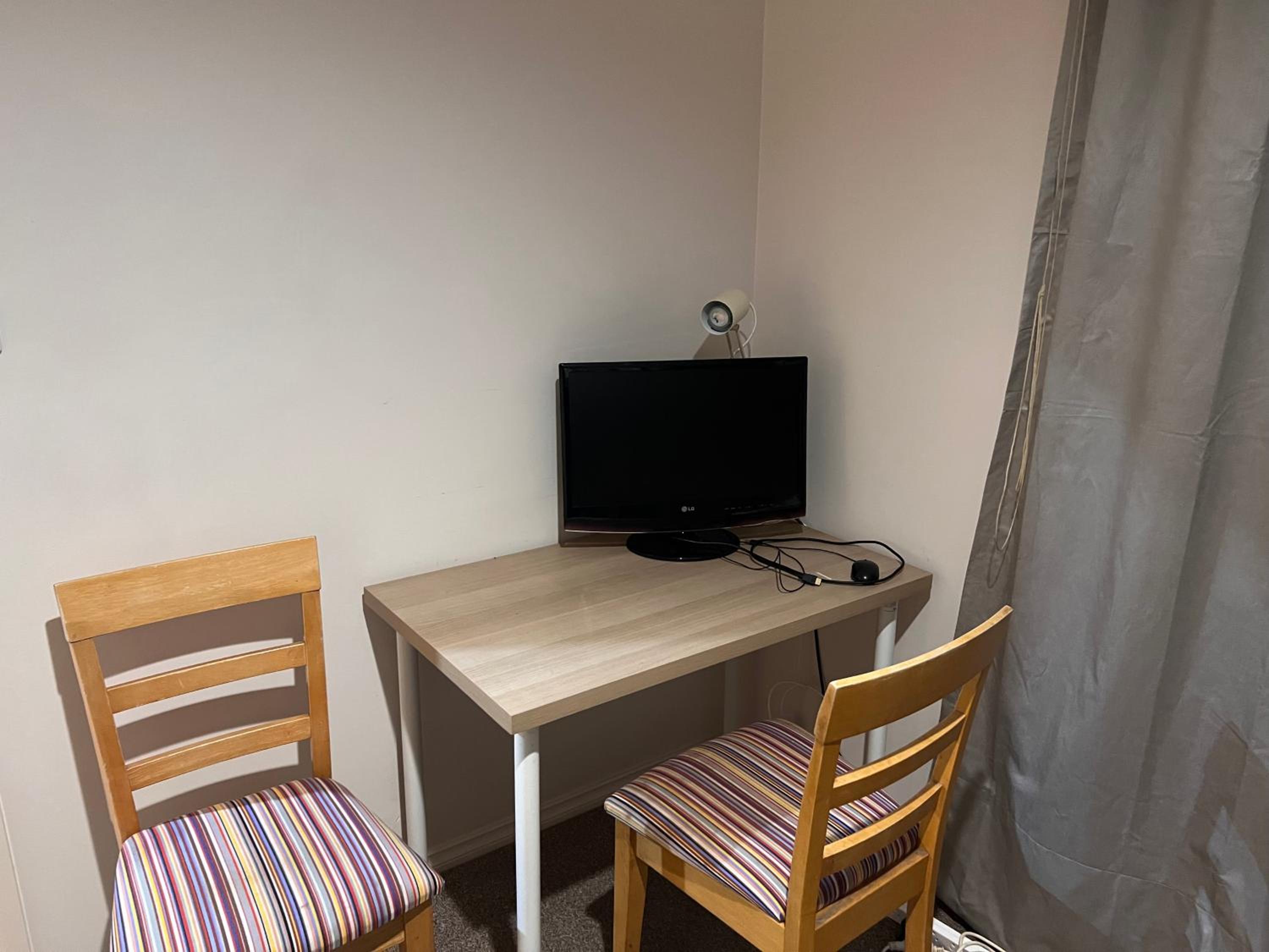 3 Bedroom Town house near Gosford CBD Sleeps 6 plus