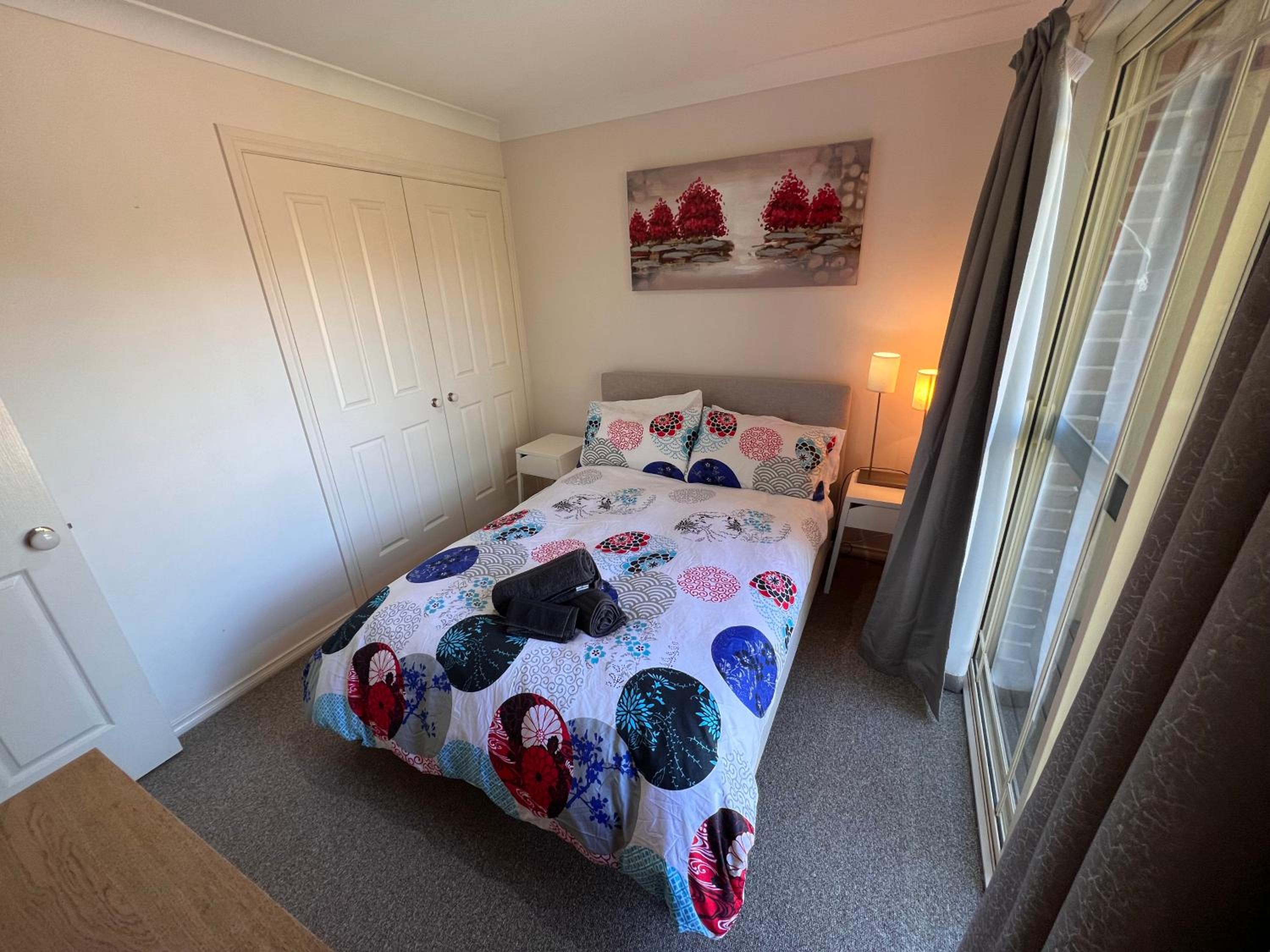 3 Bedroom Town house near Gosford CBD Sleeps 6 plus