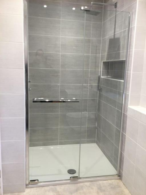 ChurstonBnB, private flat within family home, Bolton
