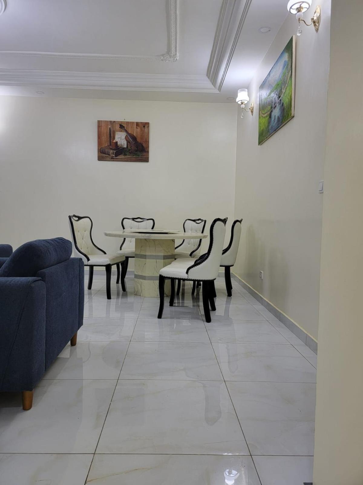 Primeshare Luxury Apartments for Family Travelers with Swimming Pool, Yaounde