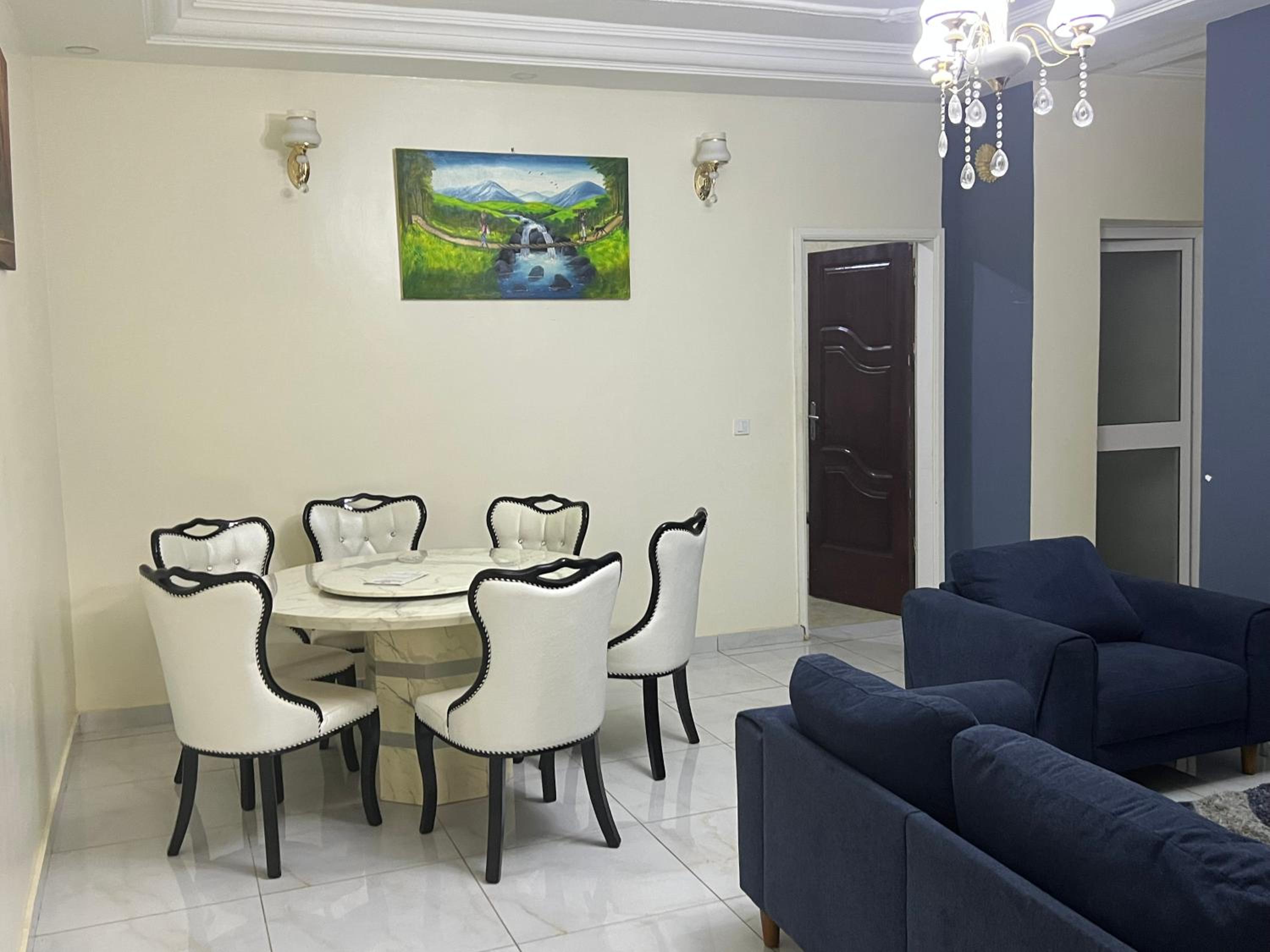 Primeshare Luxury Apartments for Family Travelers with Swimming Pool, Yaounde