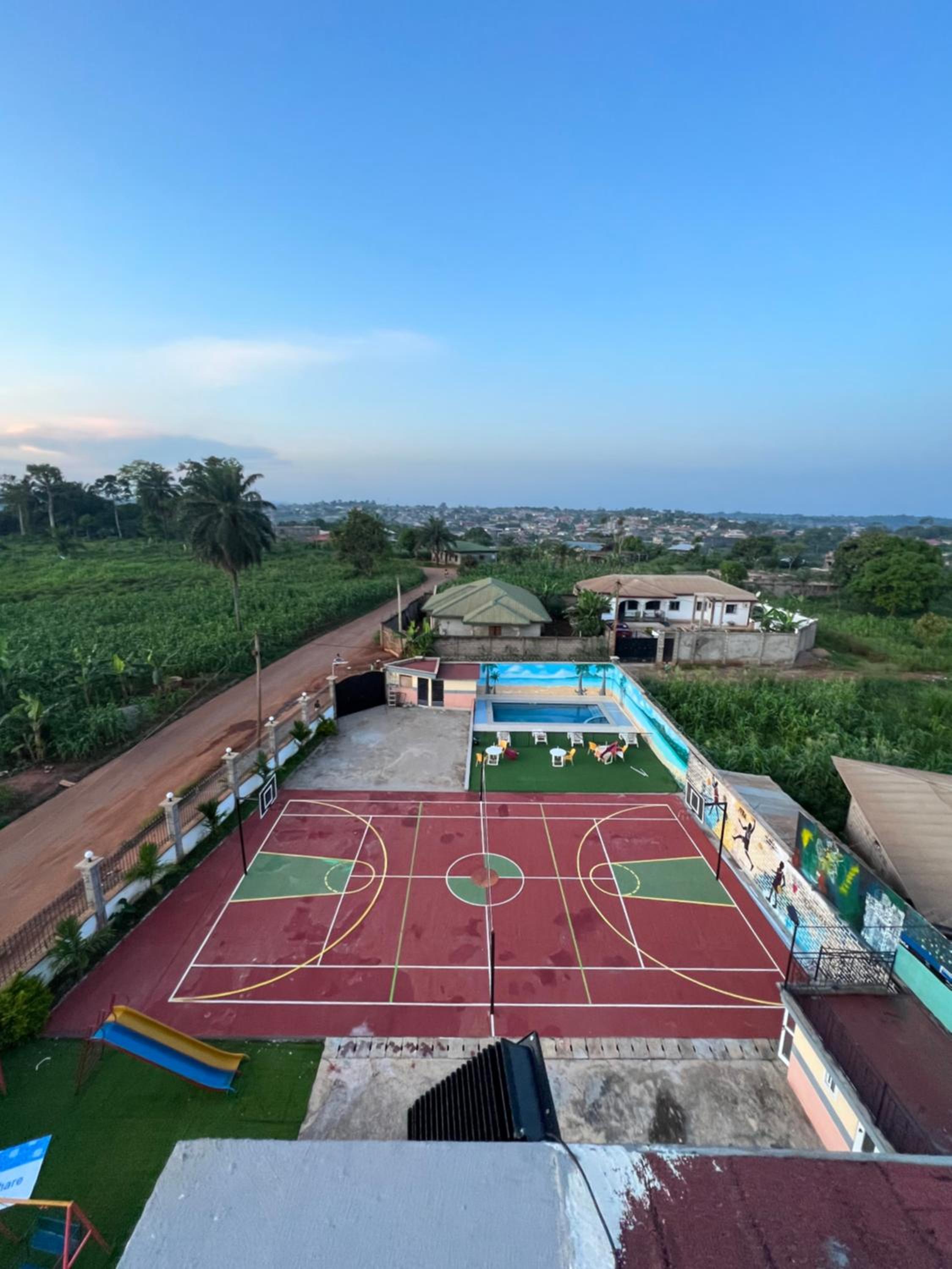 Primeshare Luxury Apartments for Family Travelers with Swimming Pool, Yaounde