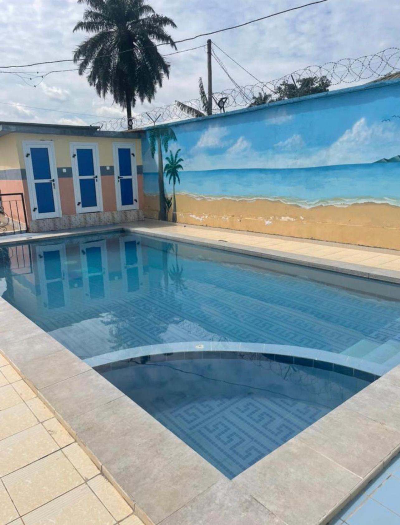 Primeshare Luxury Apartments for Family Travelers with Swimming Pool, Yaounde