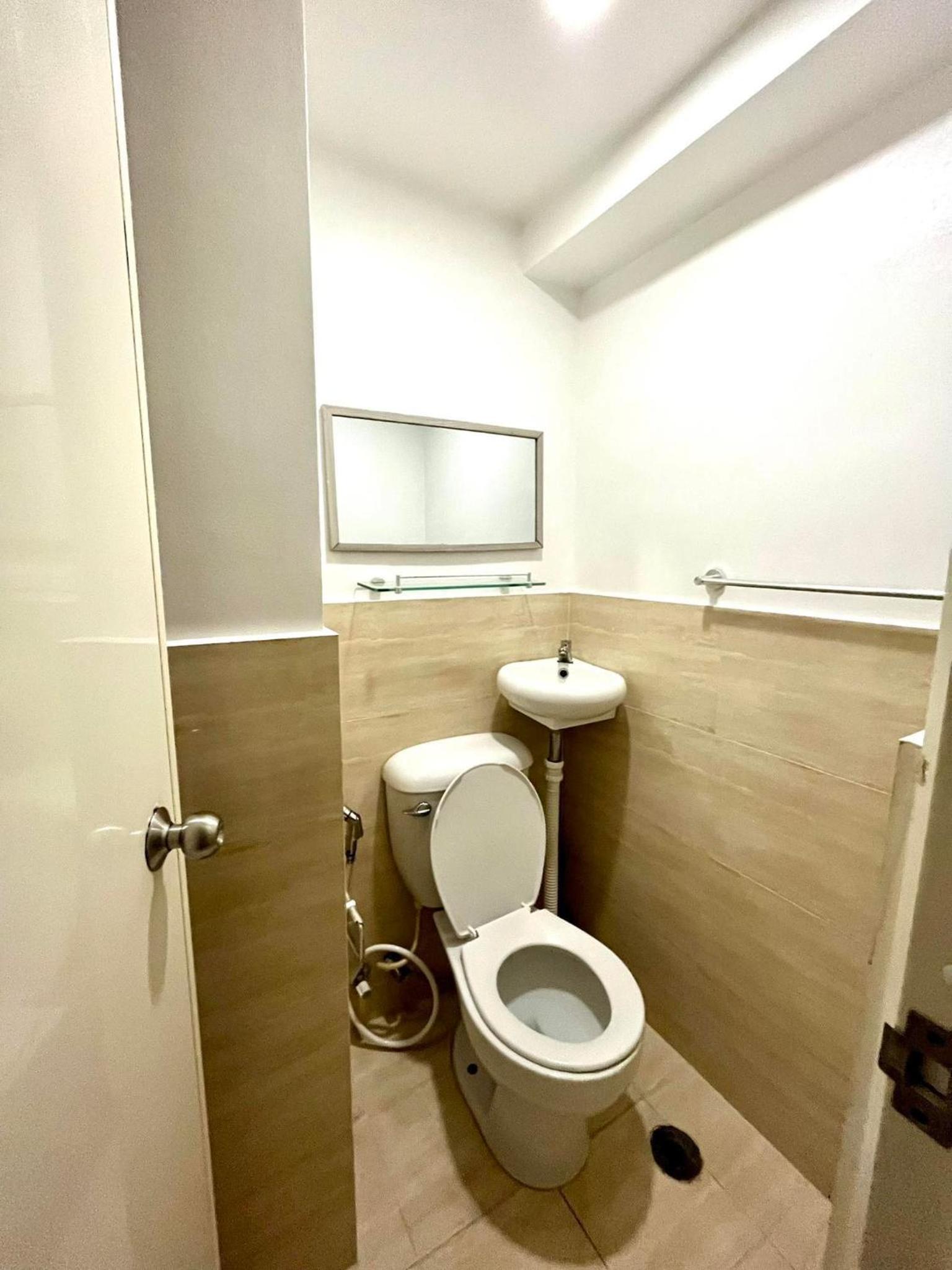 Mabolo Garden Flats 2309 view 3