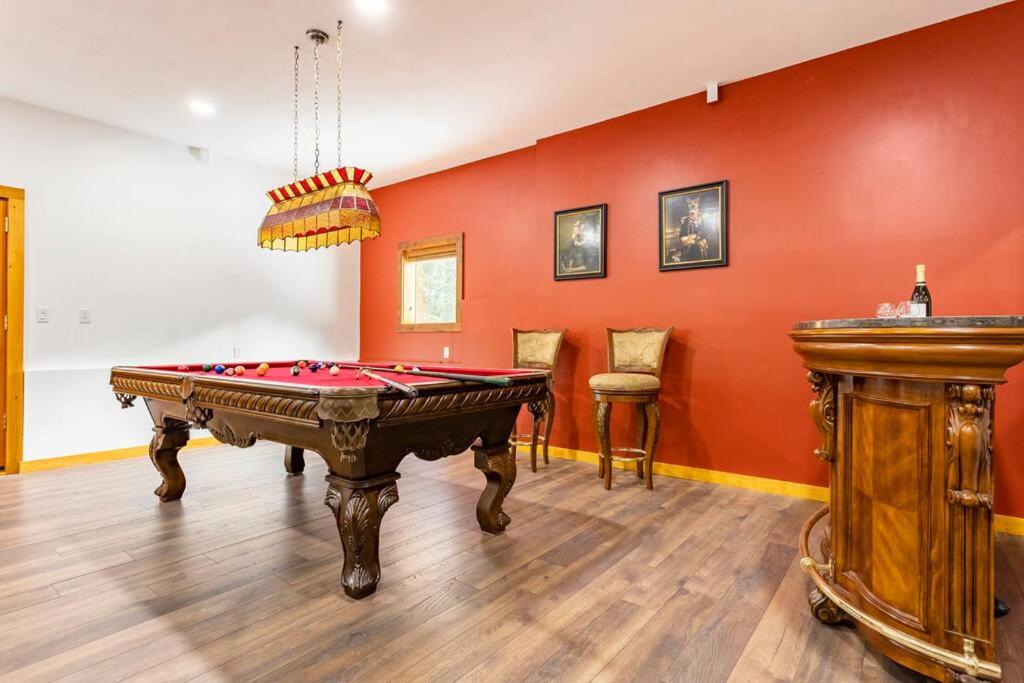 Gem by Manning Park: Luxury Loghouse “Ravenloft”