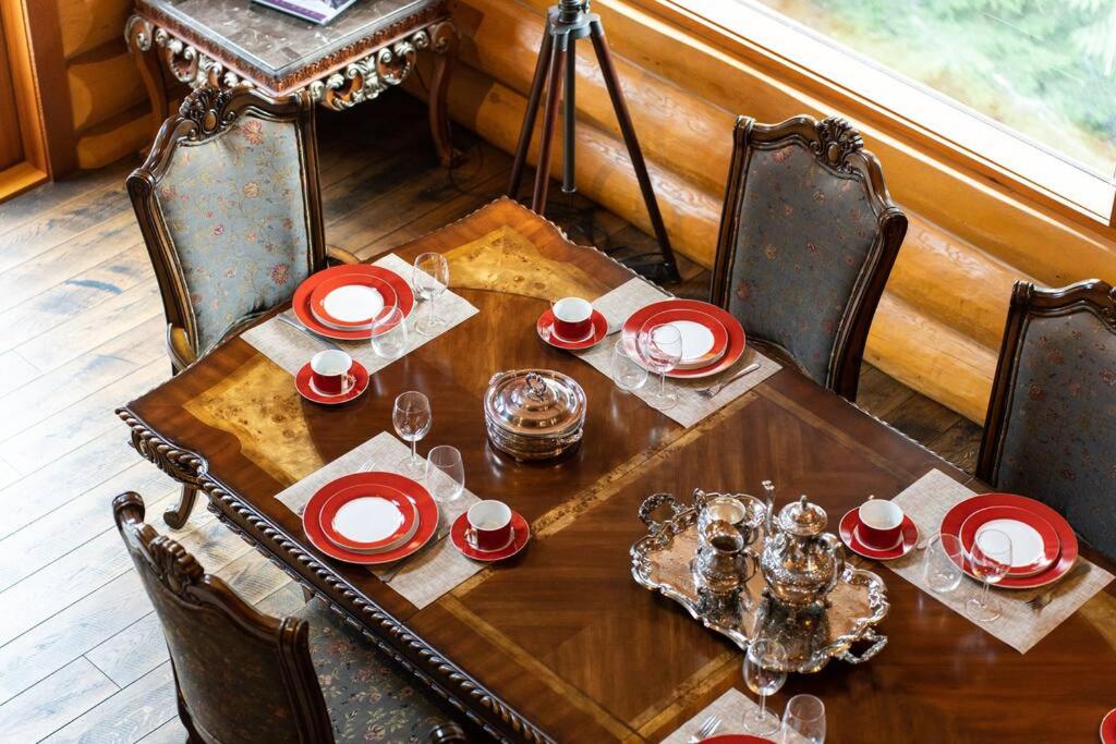 Gem by Manning Park: Luxury Loghouse “Ravenloft”