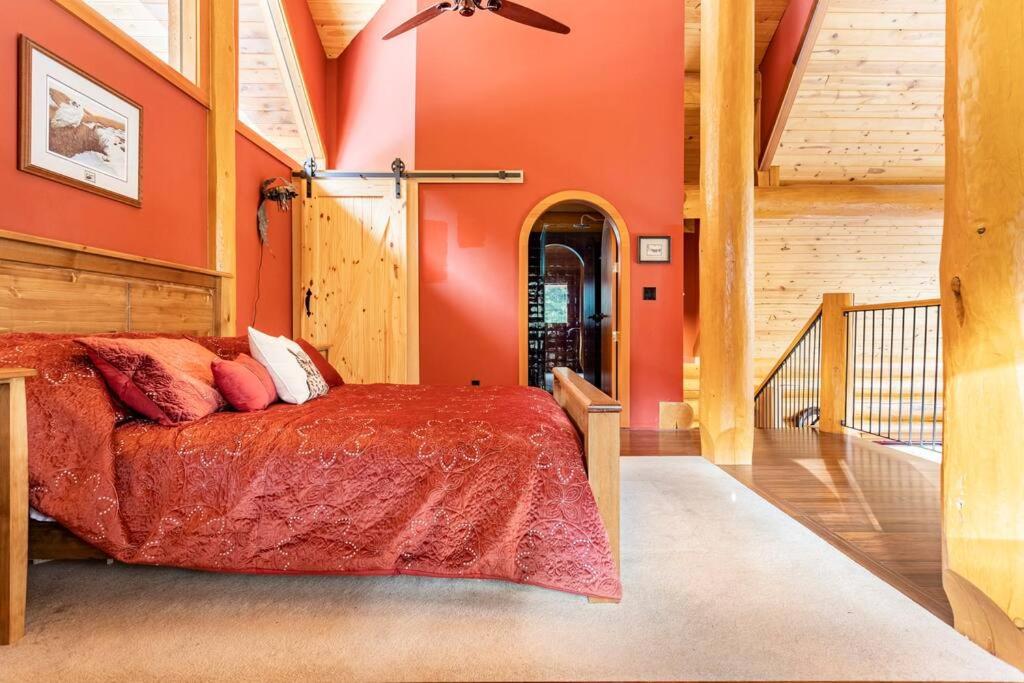 Gem by Manning Park: Luxury Loghouse “Ravenloft”