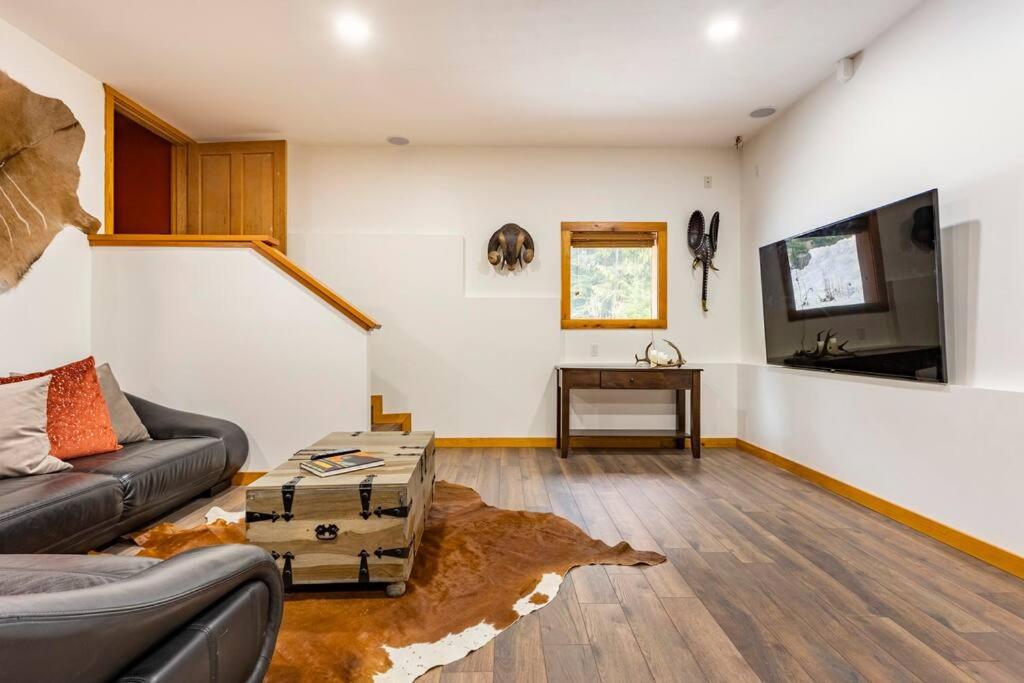 Gem by Manning Park: Luxury Loghouse “Ravenloft”