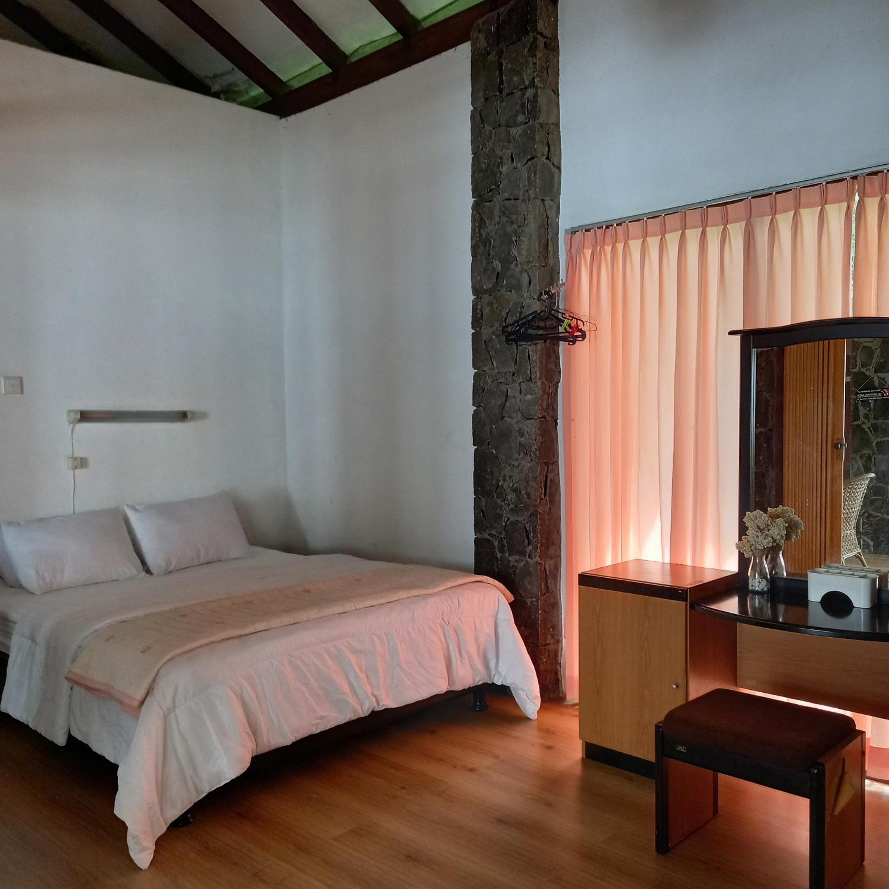 Villa Elisabeth at Villa Istana Bunga, Bandung - 19