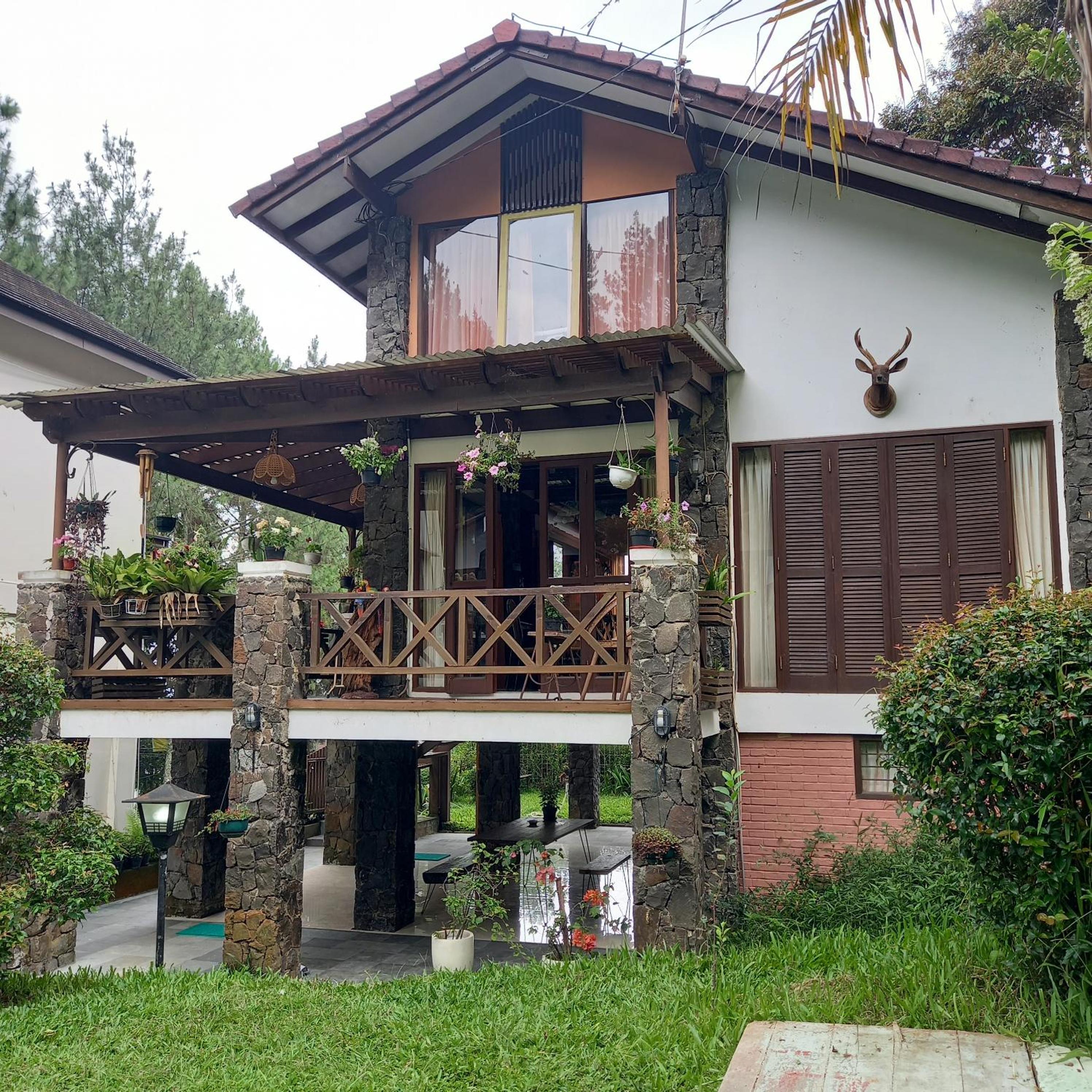 Villa Elisabeth at Villa Istana Bunga, Bandung - 22