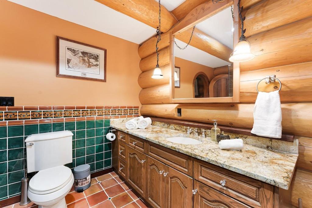Gem by Manning Park: Luxury Loghouse “Ravenloft”