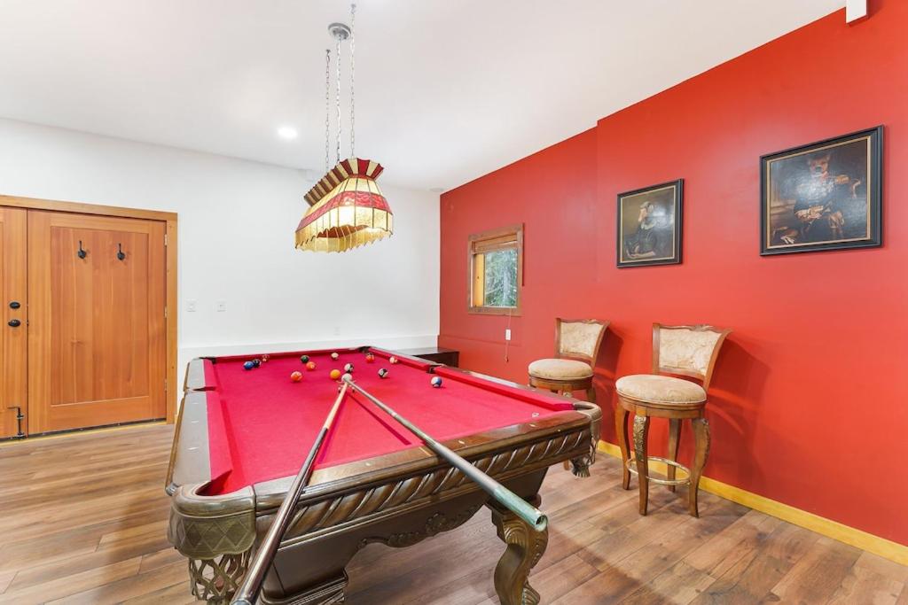 Gem by Manning Park: Luxury Loghouse “Ravenloft”