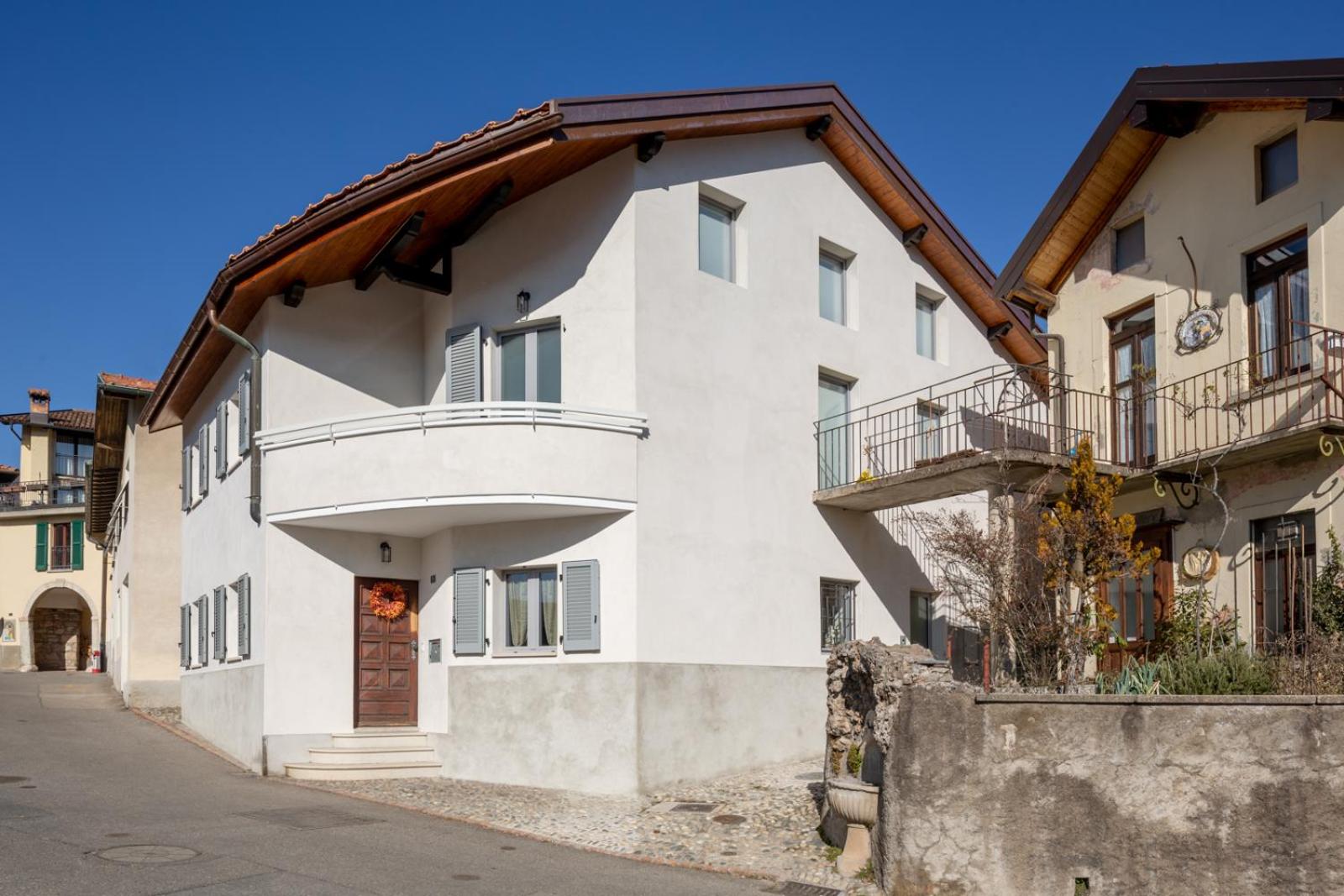 Relais Flora Arzo Appartamento superior di vacanza con posteggio