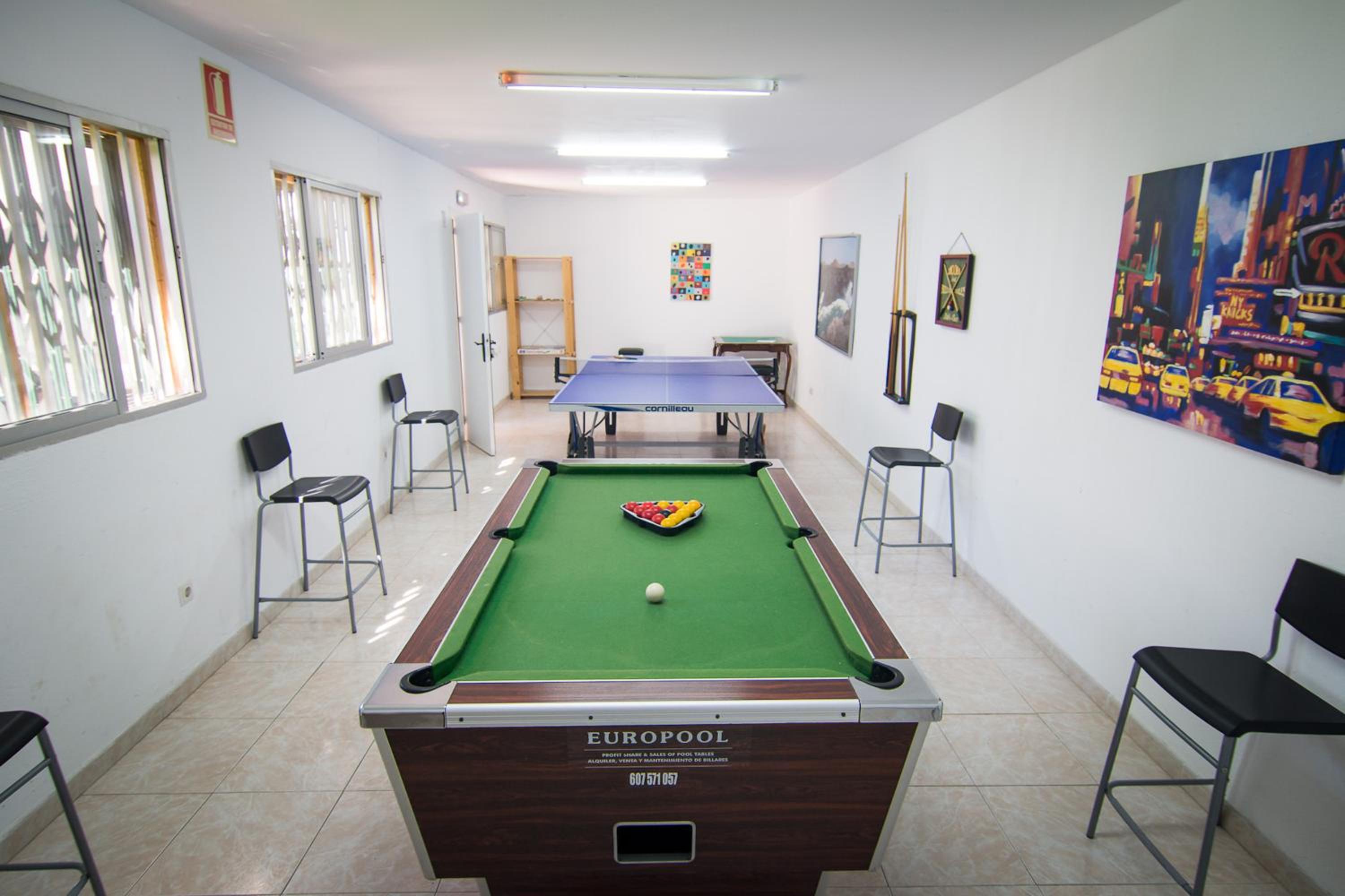 Holidays2Fuengirola Villa 6 bedroom 200 mts Beach