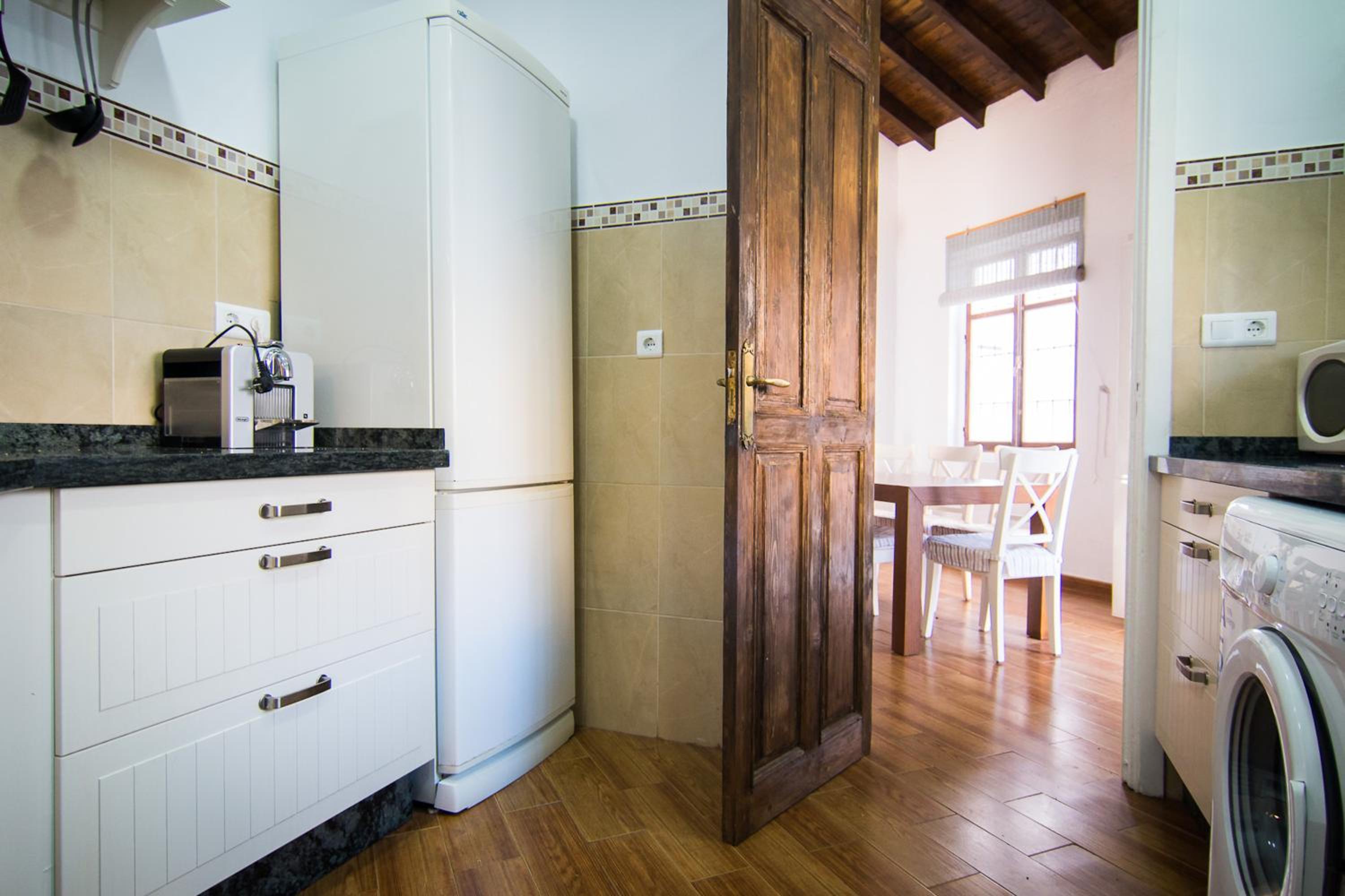 Holidays2Fuengirola Villa 6 bedroom 200 mts Beach