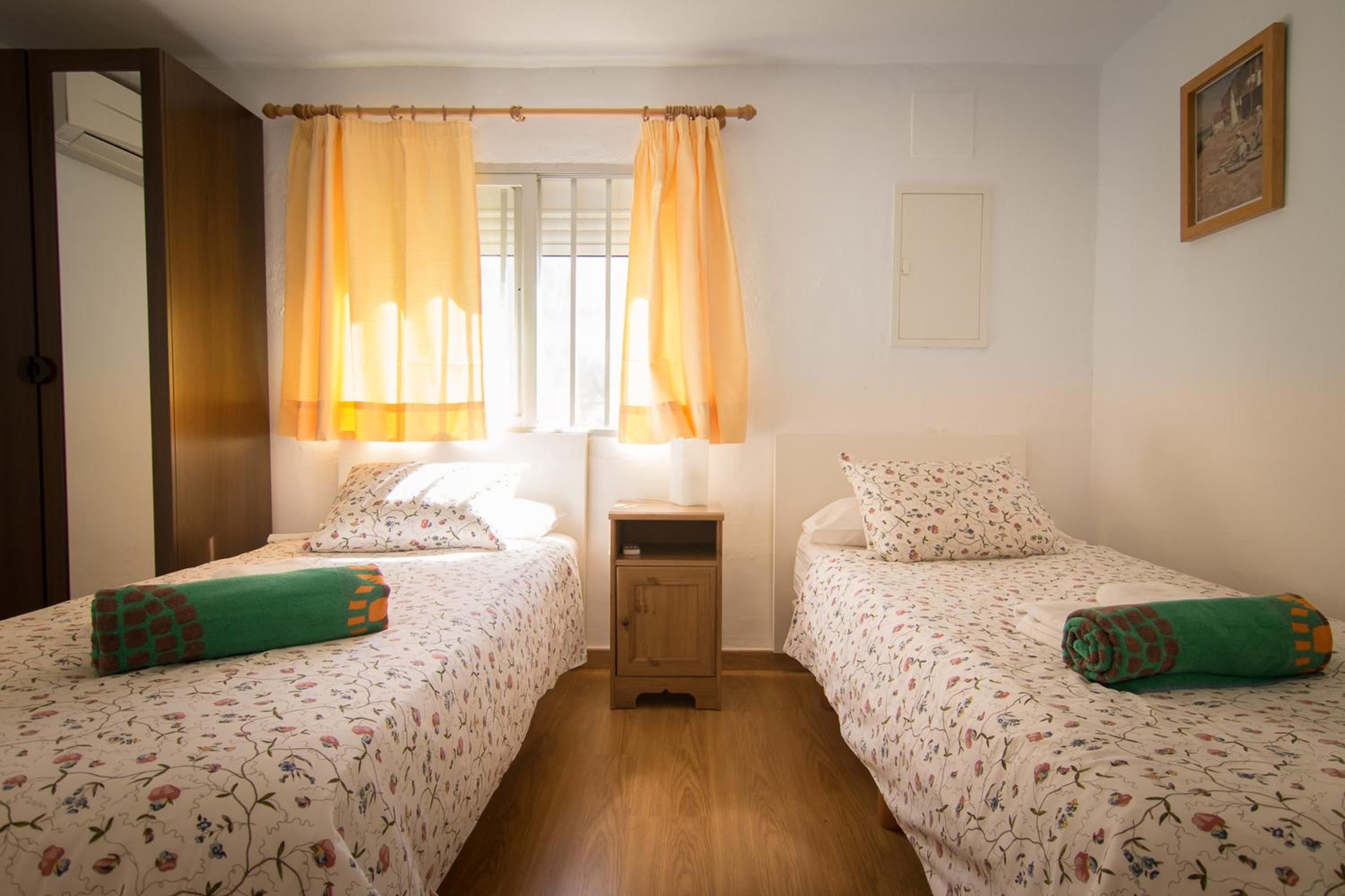 Holidays2Fuengirola Villa 6 bedroom 200 mts Beach