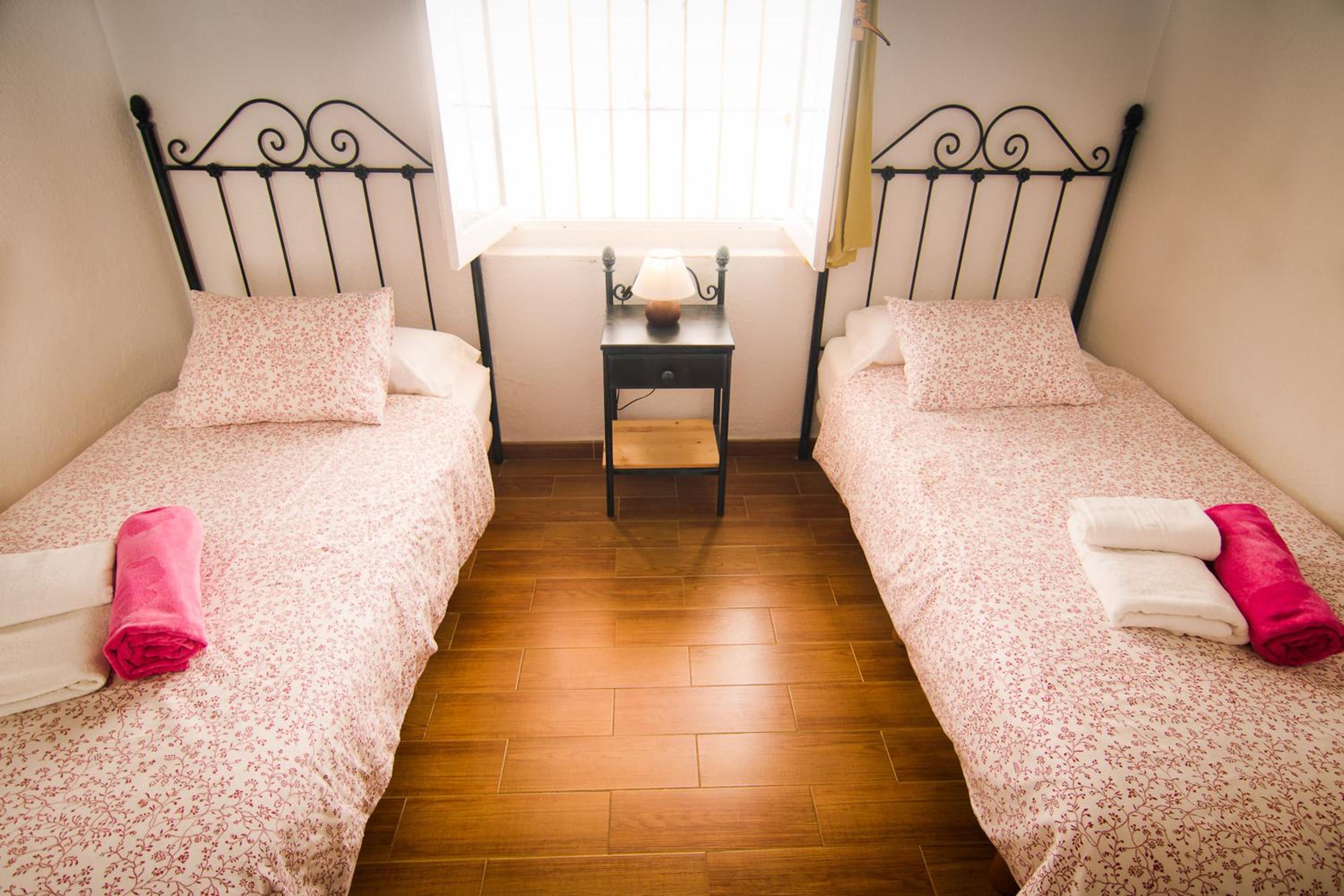 Holidays2Fuengirola Villa 6 bedroom 200 mts Beach