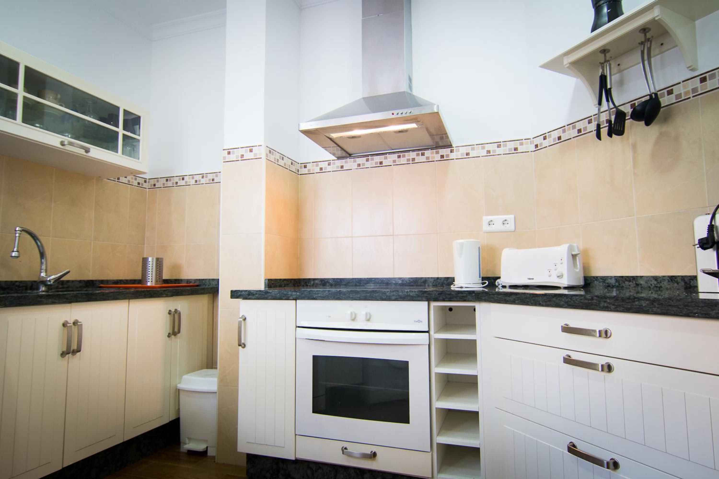 Holidays2Fuengirola Villa 6 bedroom 200 mts Beach