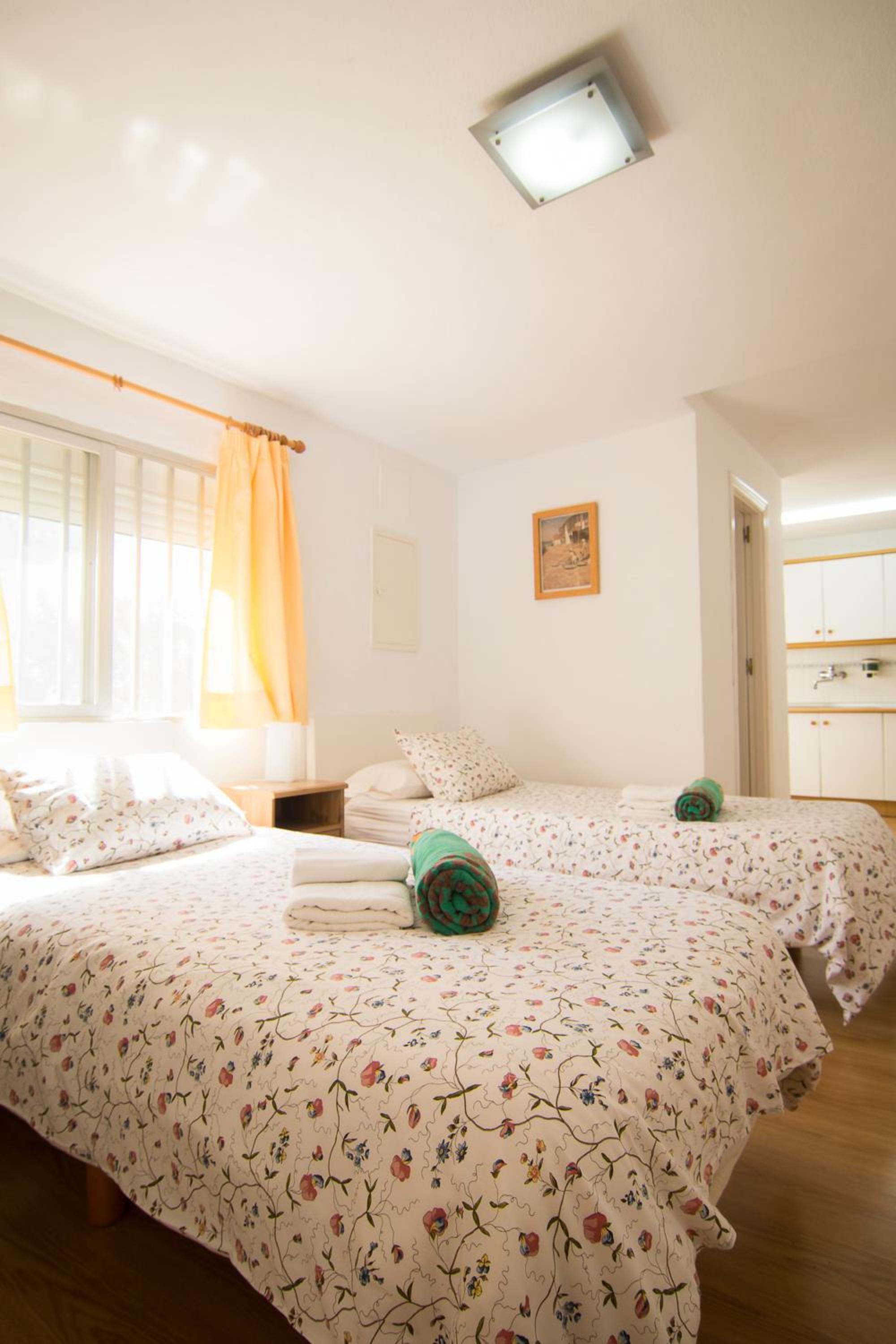 Holidays2Fuengirola Villa 6 bedroom 200 mts Beach
