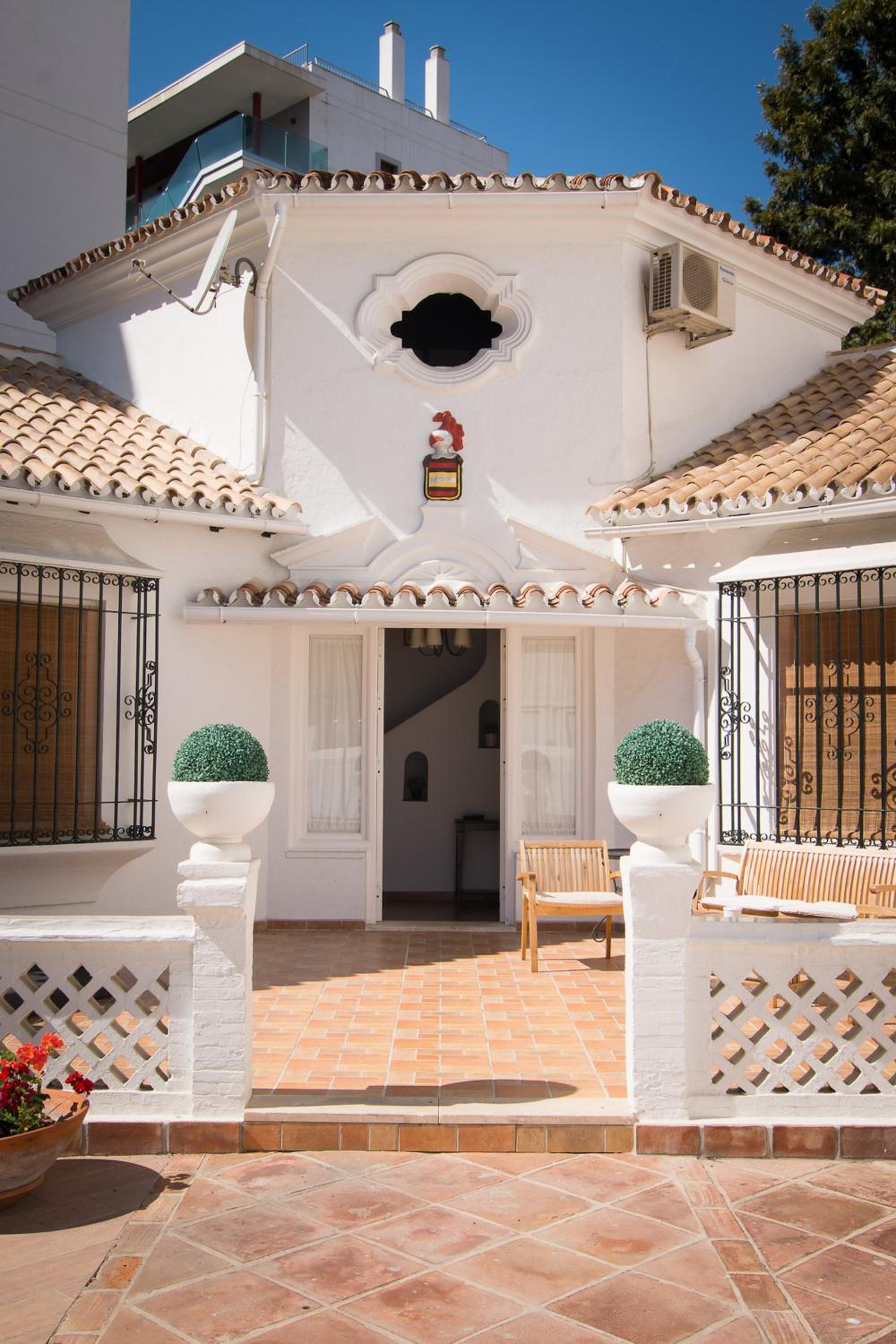 Holidays2Fuengirola Villa 6 bedroom 200 mts Beach