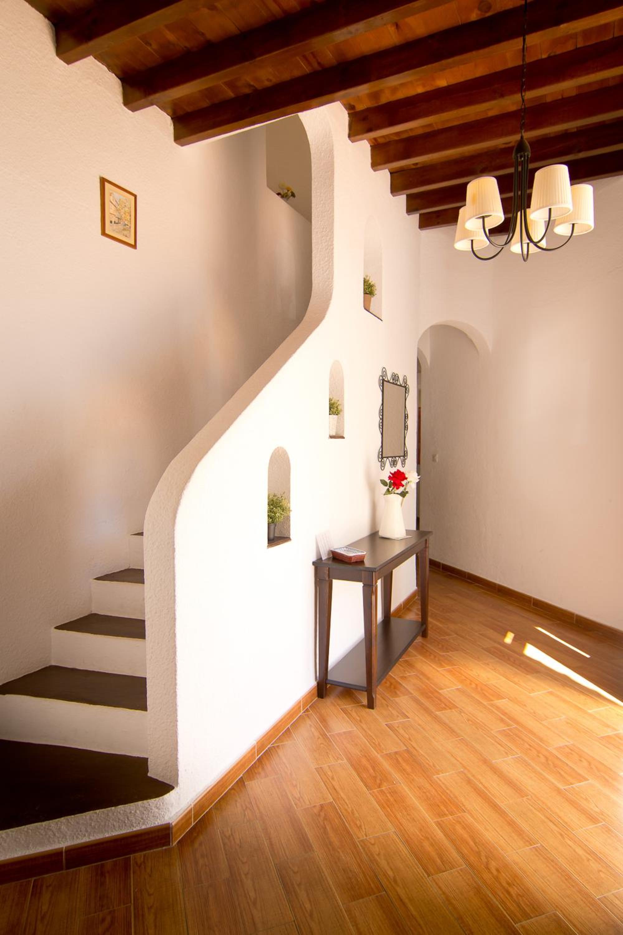 Holidays2Fuengirola Villa 6 bedroom 200 mts Beach